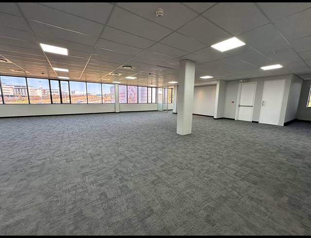 612M² OFFICE TO LET IN WOODMEAD